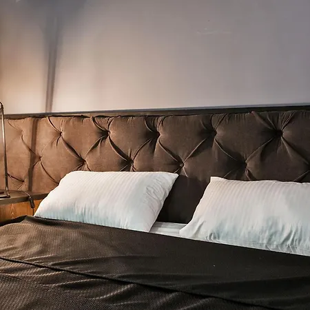 Apartment Two Independent Nearby For 8, Ph Odesa