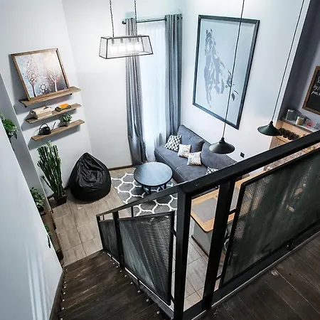 Two Independent Nearby For 8, Ph Apartment