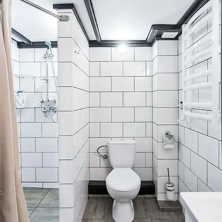 Apartment Two Independent Nearby For 8, Ph Odesa