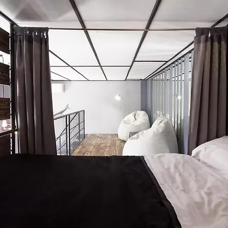 Apartment Two Independent Nearby For 8, Ph *