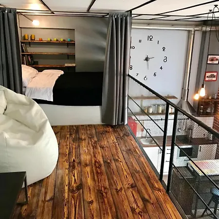 Apartment Two Independent Nearby For 8, Ph *